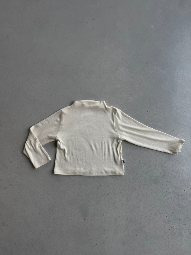 Basic cream turtleneck tee